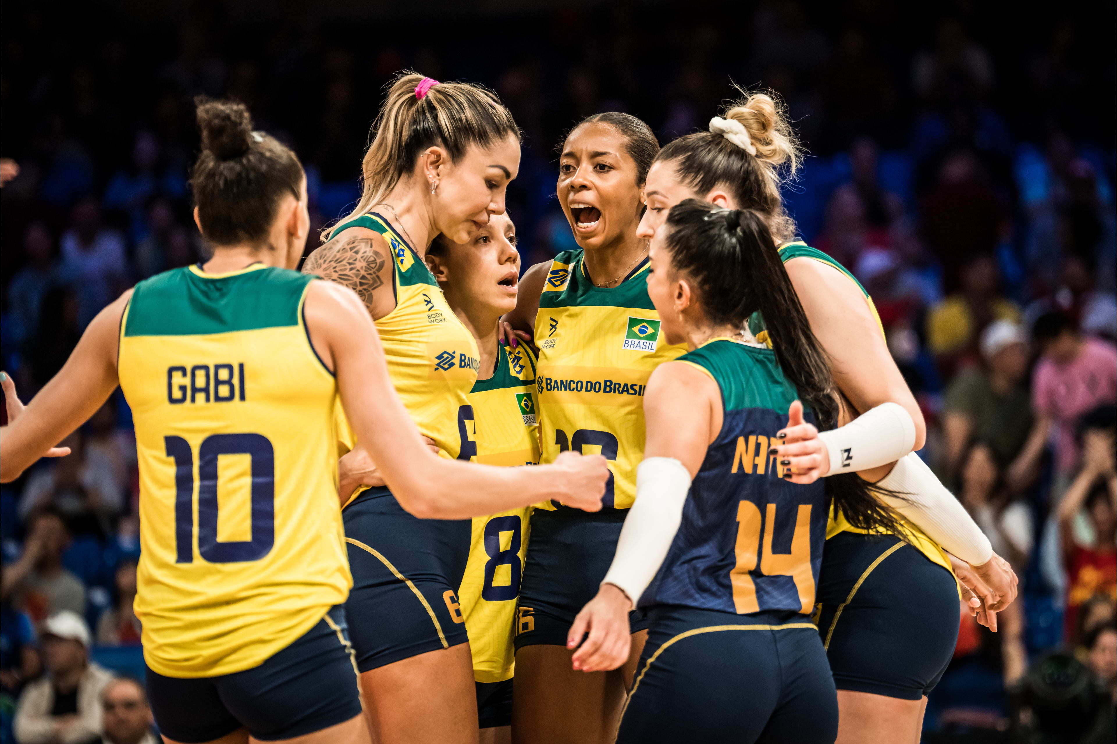 Seleção brasileira feminina de vôlei perde para China e está