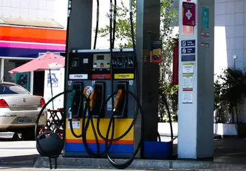 Preços de gasolina e diesel aumentam  hoje nas refinarias 