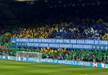 Brasileiros do Newcastle são homenageados em mosaico na Premier League