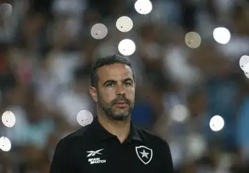 Após vencer na Copa do Brasil, técnico do Botafogo mira o Bahia pelo Brasileiro: "Não temos tempo para festejos"