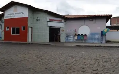 Dupla invade hospital e atira em paciente no interior da Bahia