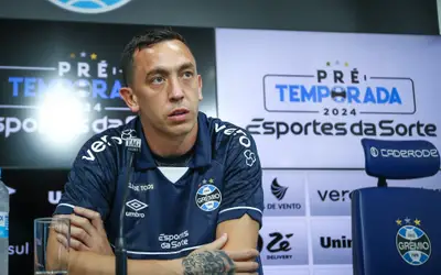 Goleiro do Grêmio detona CBF sobre continuidade das competições: "Como se nada estivesse acontecendo"