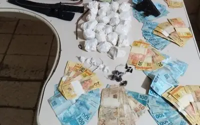PM prende 3 no interior baiano com pistola, drogas e R$ 7 mil em espécie