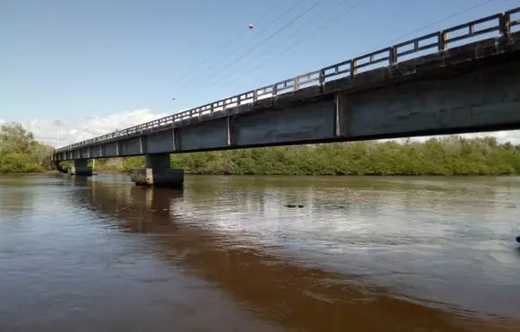 Prefeitura de Prado informa que a ponte sobre o Rio Jucuruçu será interditada na próxima terça-feira (17)